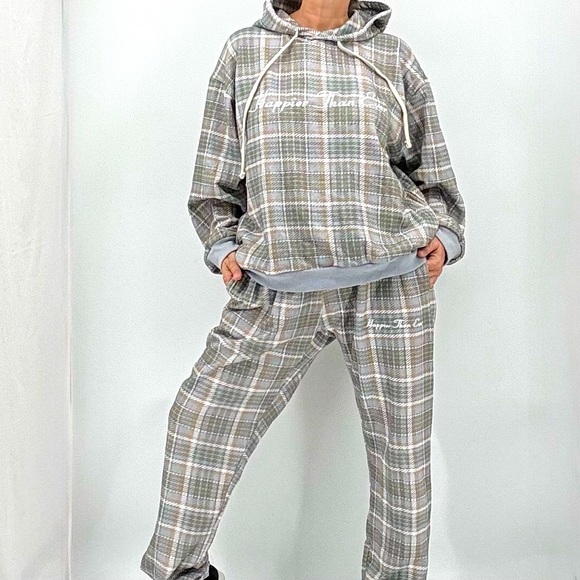 Billie Eilish Limited Edition Happier Than Ever Plaid Hoodie Joggers Set - Picture 1 of 16